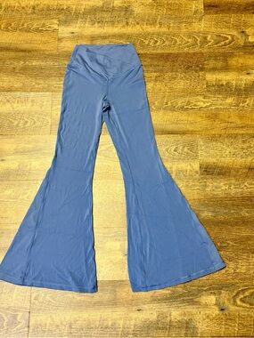 OFFLINE by Aerie Real Me Super Flare Hi-Rise Leggings Blue Medium Short Inseam